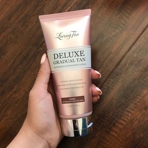 Loving Tan Deluxe Gradual Tan & Applicator Mitt